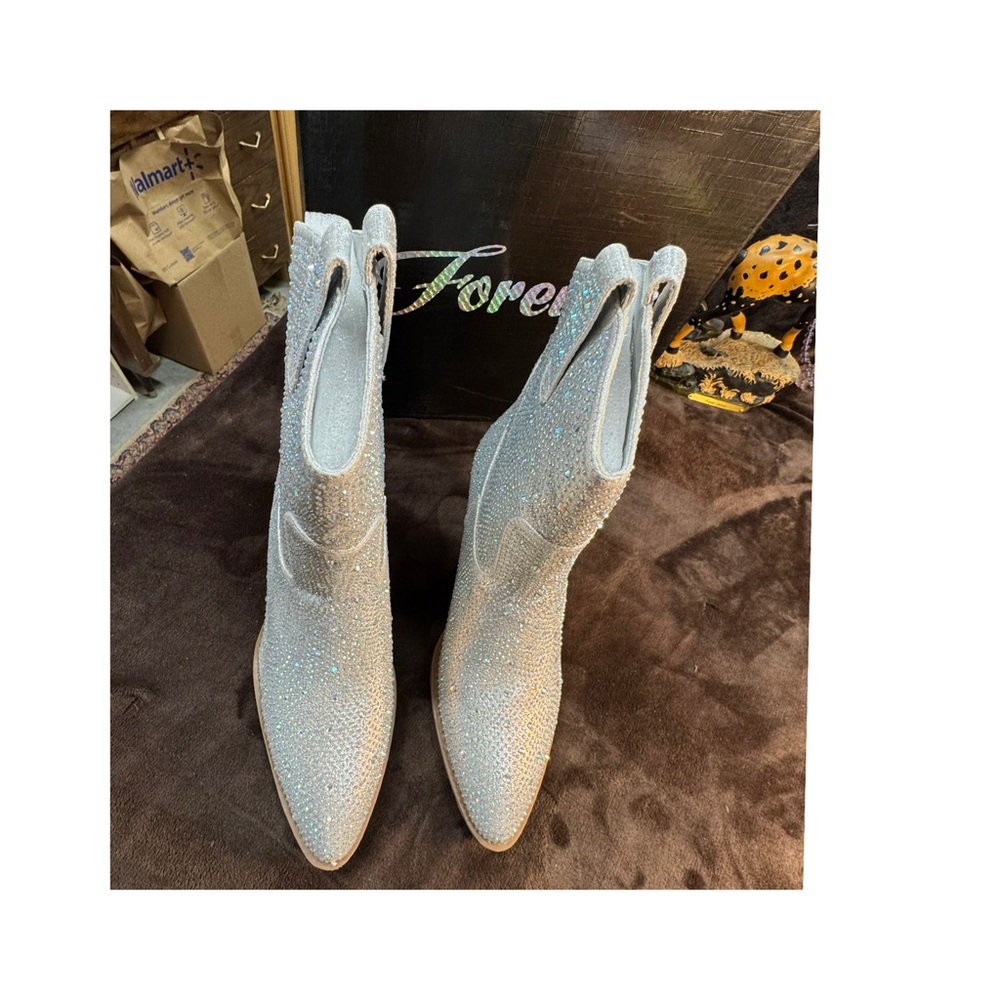 Forever Elegant Silver Rhinestone Women's Boots - Picture 5 of 12